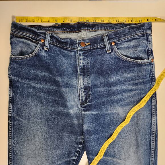 Wrangler Men’s 38x34 Straight Leg Jeans Medium Wash Distressed Y2K - Picture 5 of 11